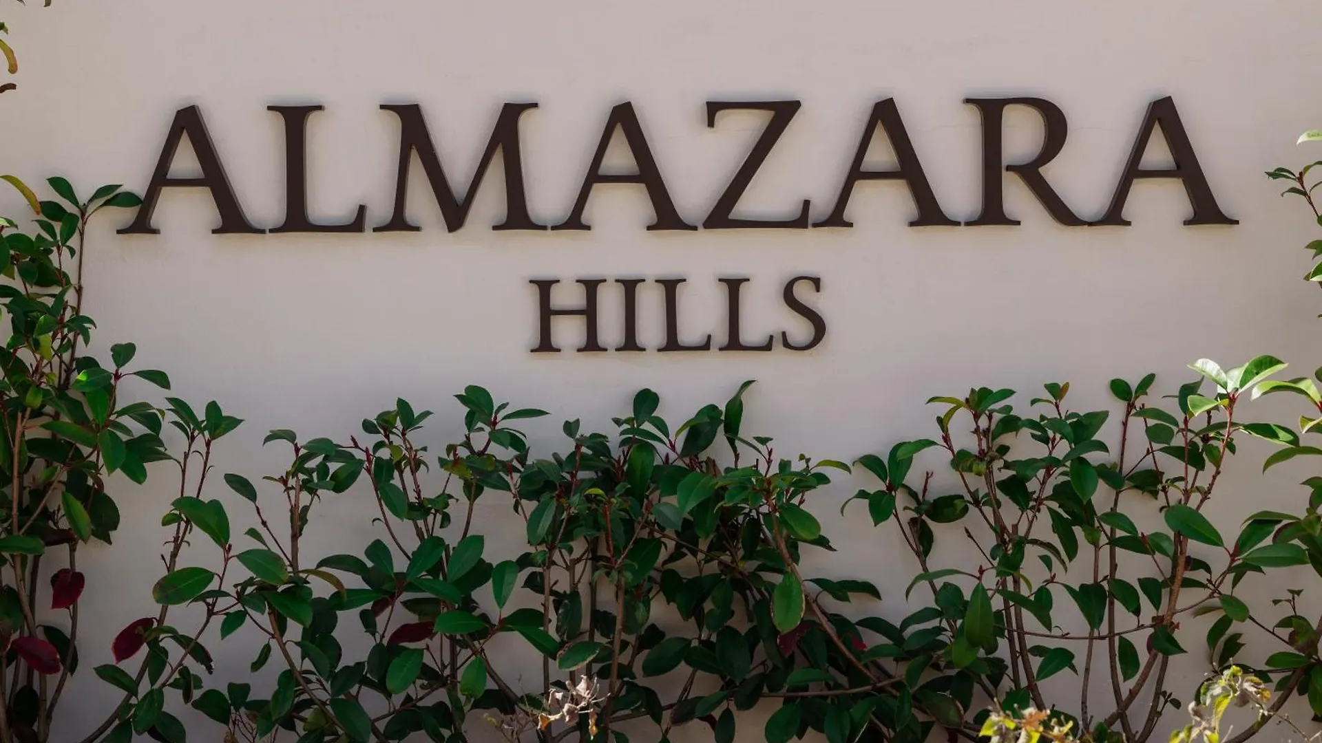 Modern Penthouse With Two Terraces, Jacuzzi And Sea, Lake And Mountain Views, In Almazara Hills Istán Apartman
