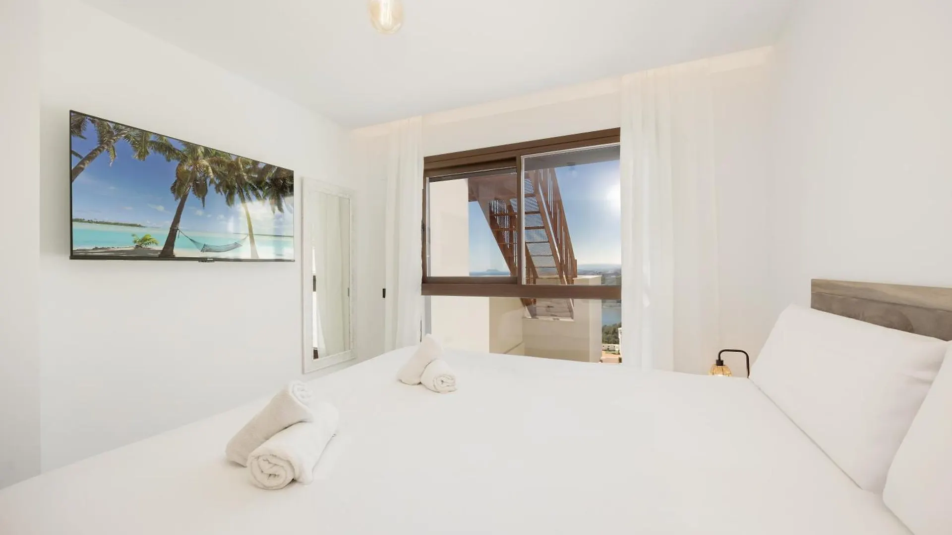 Apartman Modern Penthouse With Two Terraces, Jacuzzi And Sea, Lake And Mountain Views, In Almazara Hills Istán Spanyolország
